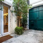 Camoes Art House